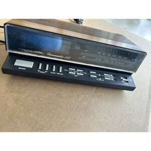 Realistic Chronomatic 260 Digital AM/FM Alarm Clock Radio Model 12-1567 Works!